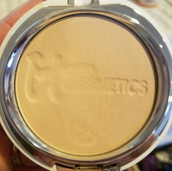 It Cosmetics Other - ItCosmetics Celebration Illumination Foundation